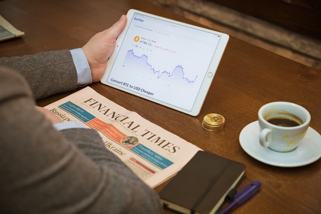 A Night of Neon Spins on Crazy Chicken Road